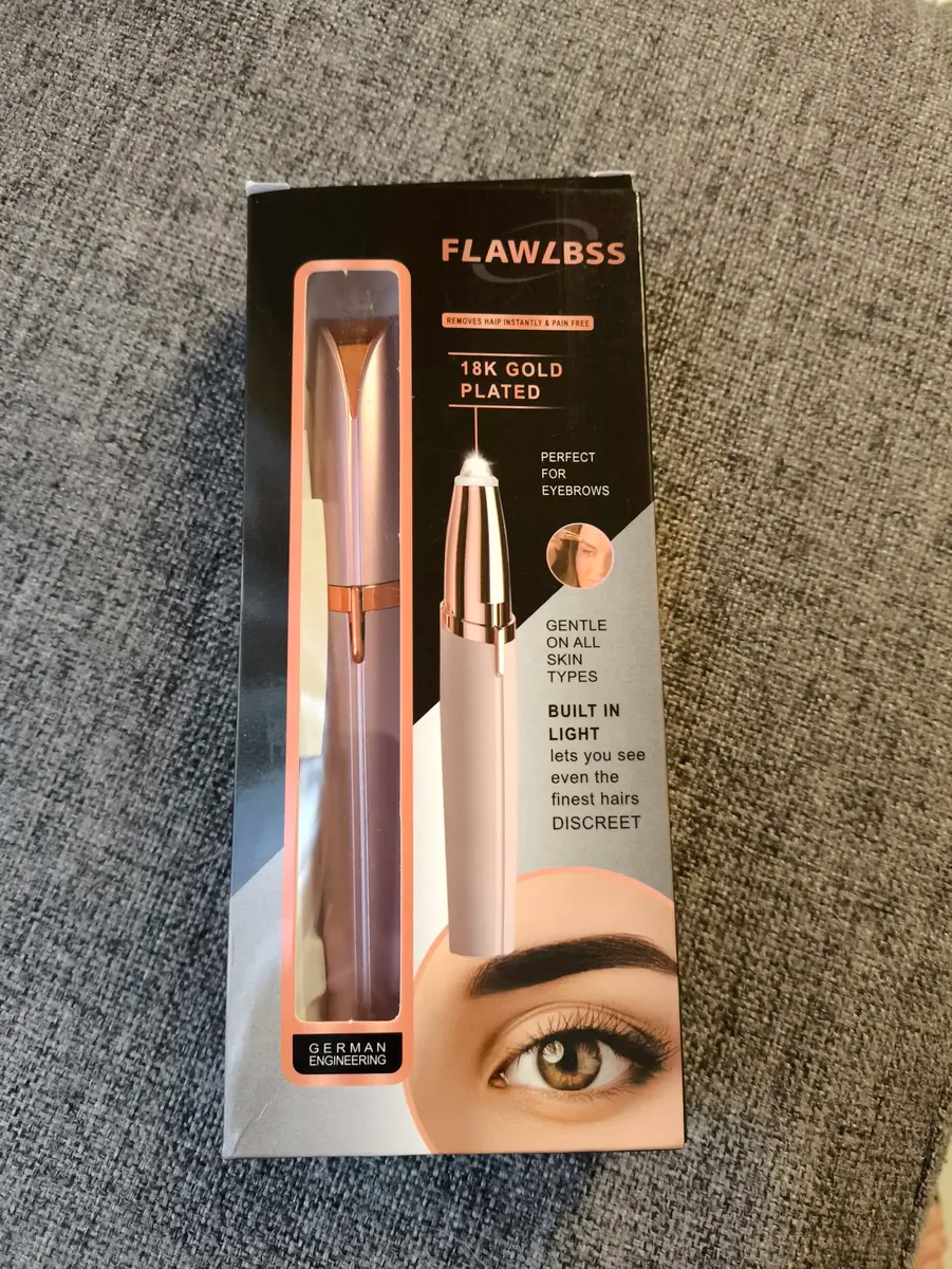 Flawless eyebrow trimmer review