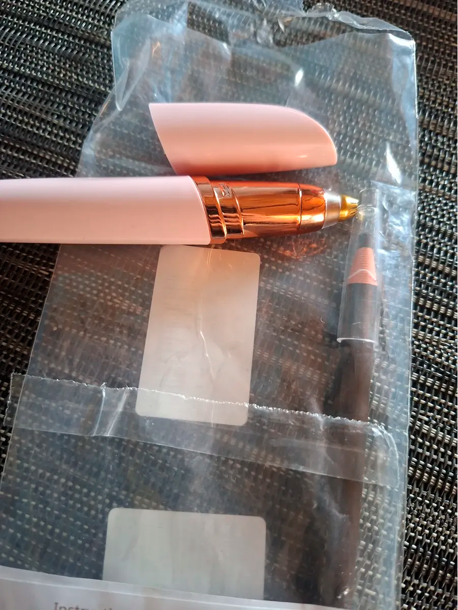 Depiladora recargable para cejas
