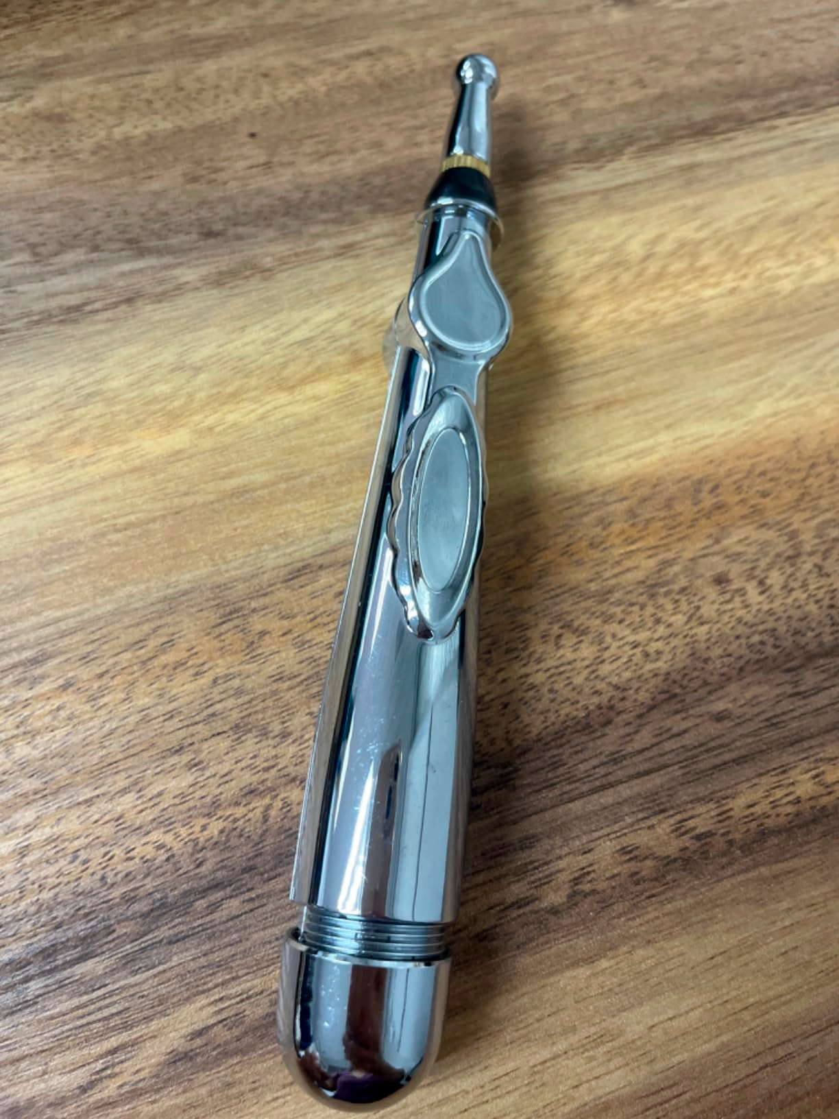 Pluma masajeadora para descanso en casa