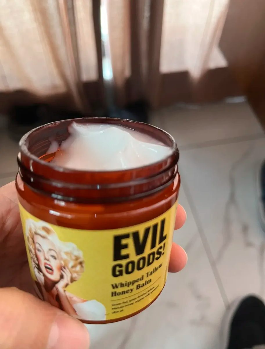 Bálsamo batido de sebo y miel para el rostro