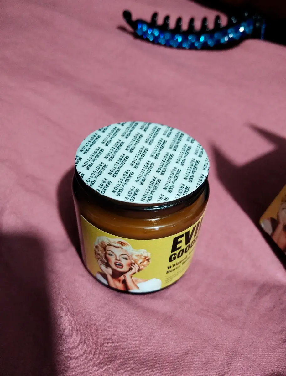 Textura del bálsamo batido de sebo y miel