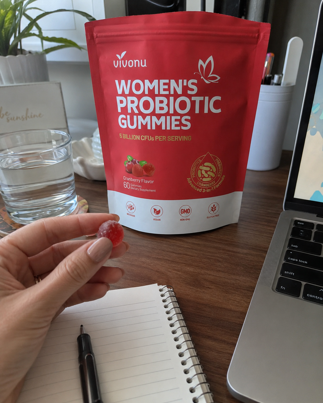 Rutina de autocuidado femenino con gomitas probióticas