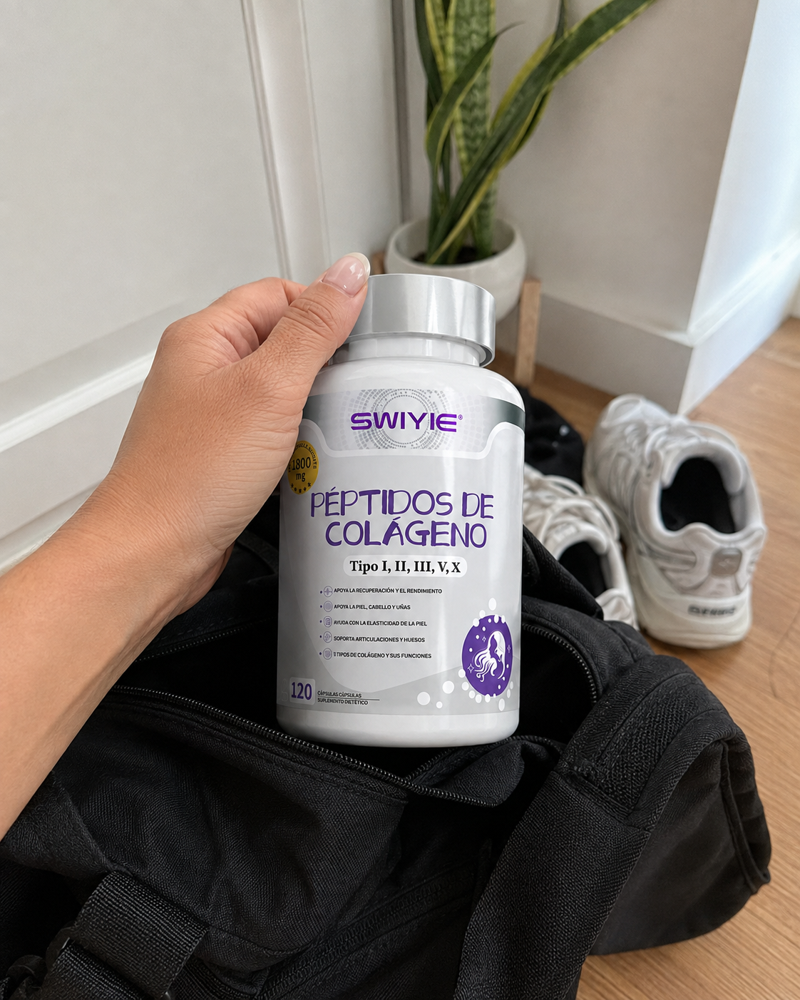 Frasco SWIYIE dentro de una bolsa de gimnasio
